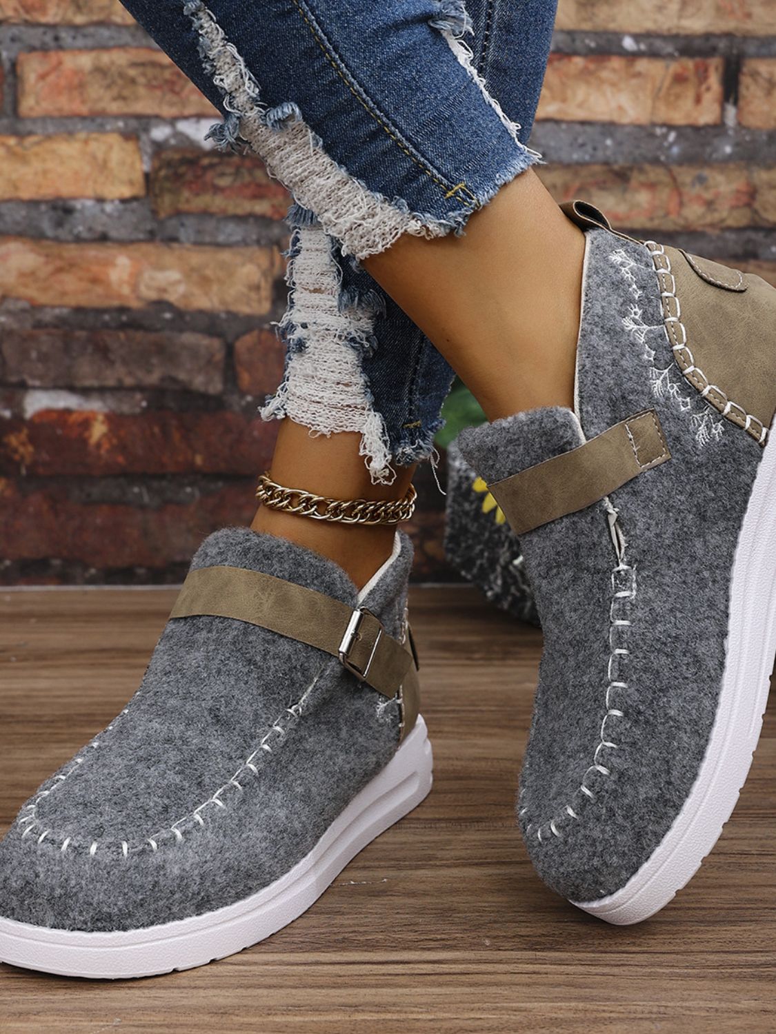Stylish Round Toe Buckle Shoes with Contrast Detail