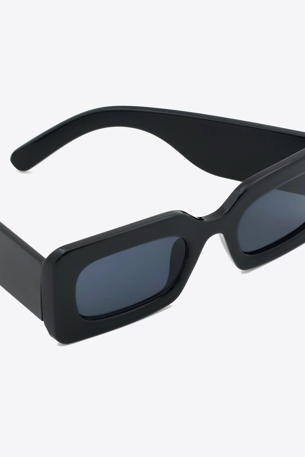 Sleek Polycarbonate Rectangle Sunglasses