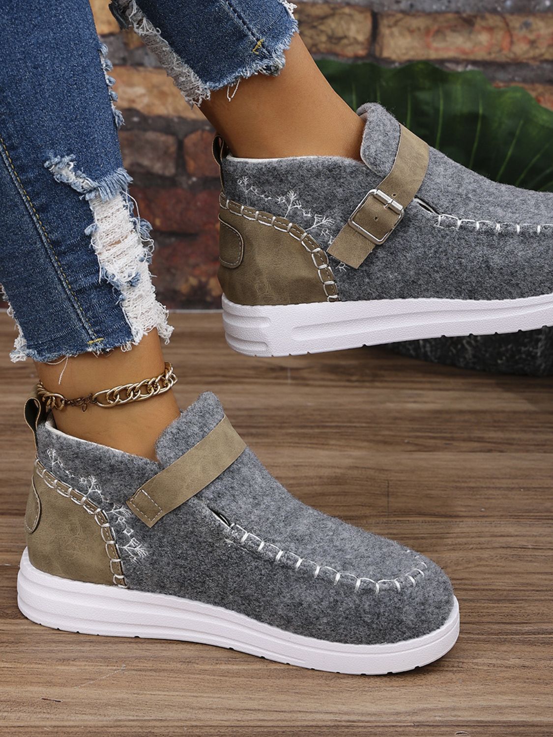 Stylish Round Toe Buckle Shoes with Contrast Detail