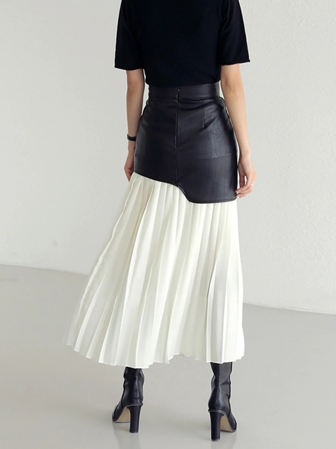 Pleated Leather Trim Contrast High Rise Skirt