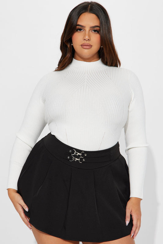 Effortless Elegance: Erma Ribbed Ivory Sweater