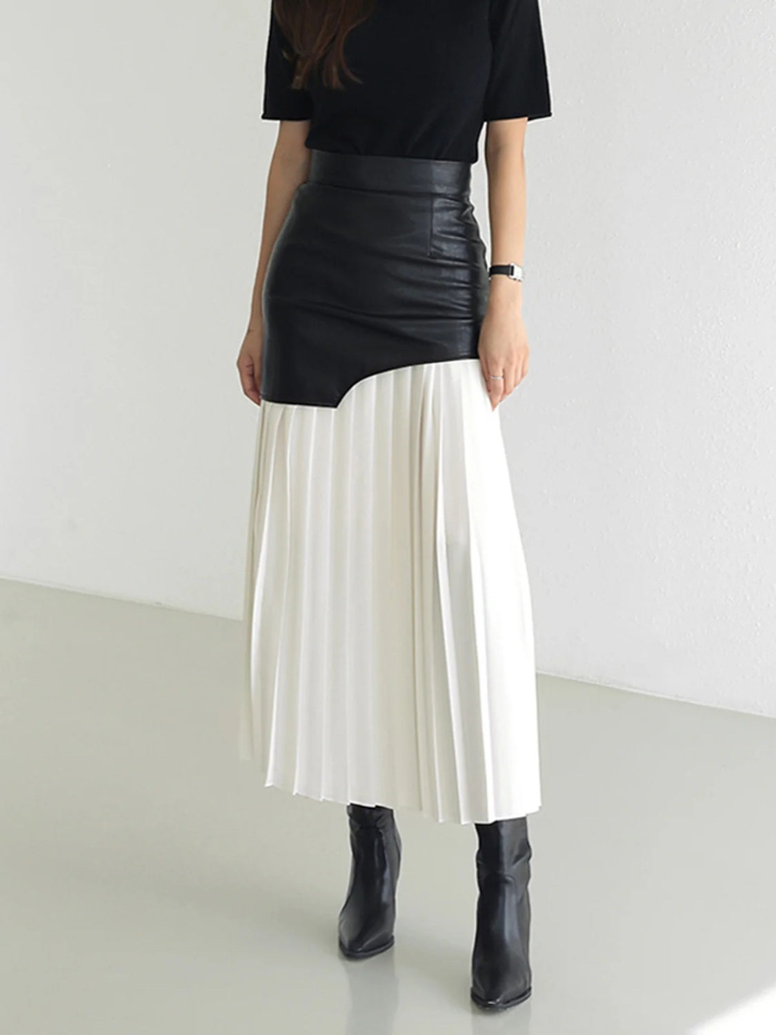 Pleated Leather Trim Contrast High Rise Skirt